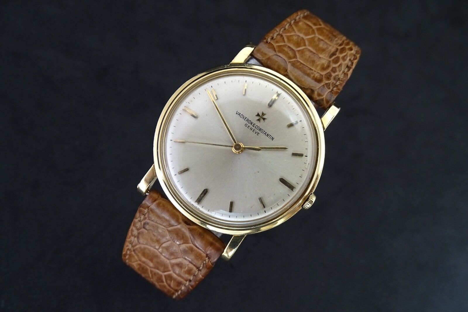 VINTAGE VACHERON CONSTANTIN 18K SOLID GOLD REF 6746 MANUAL WIND