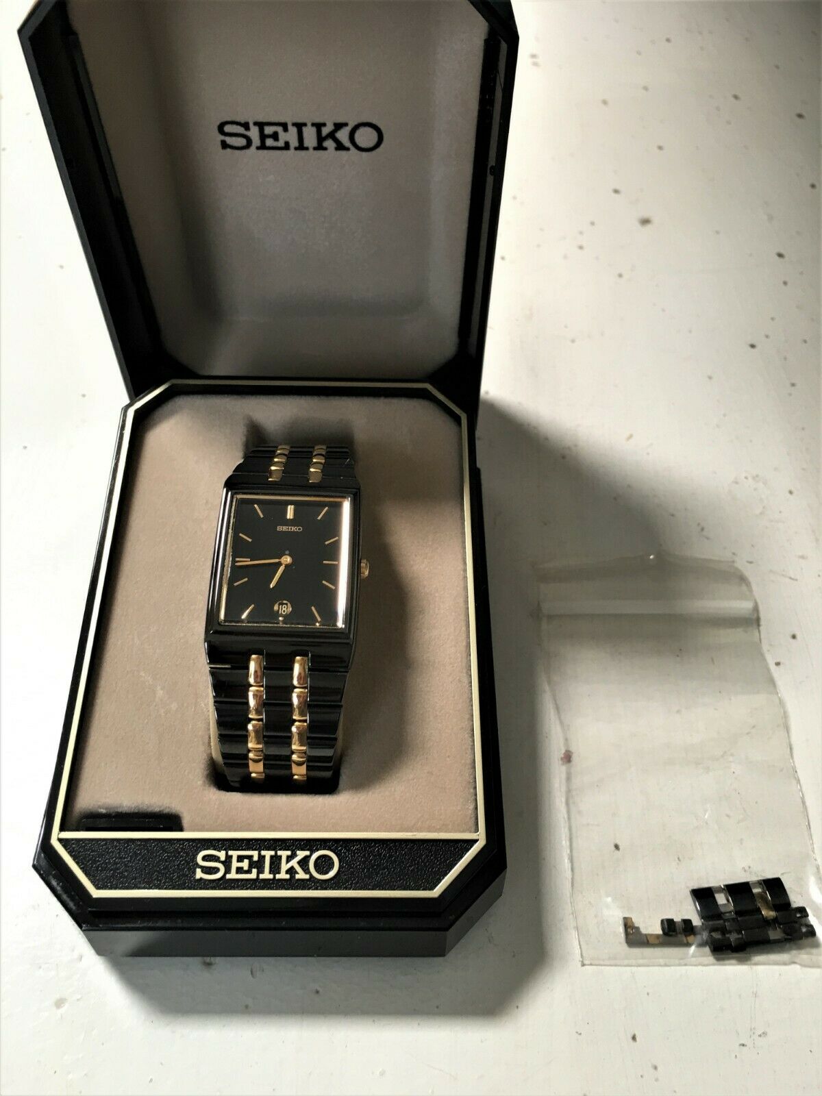 SEIKO Men s 7N39 5A29 R1 Black Gold Tone Watch W Date Tag