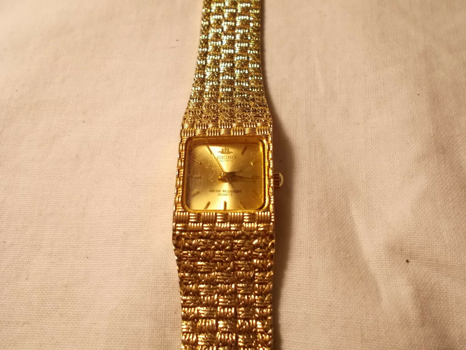 Seiko quartz women's watch 8Y21-0020 18K gold plated works properly |  WatchCharts