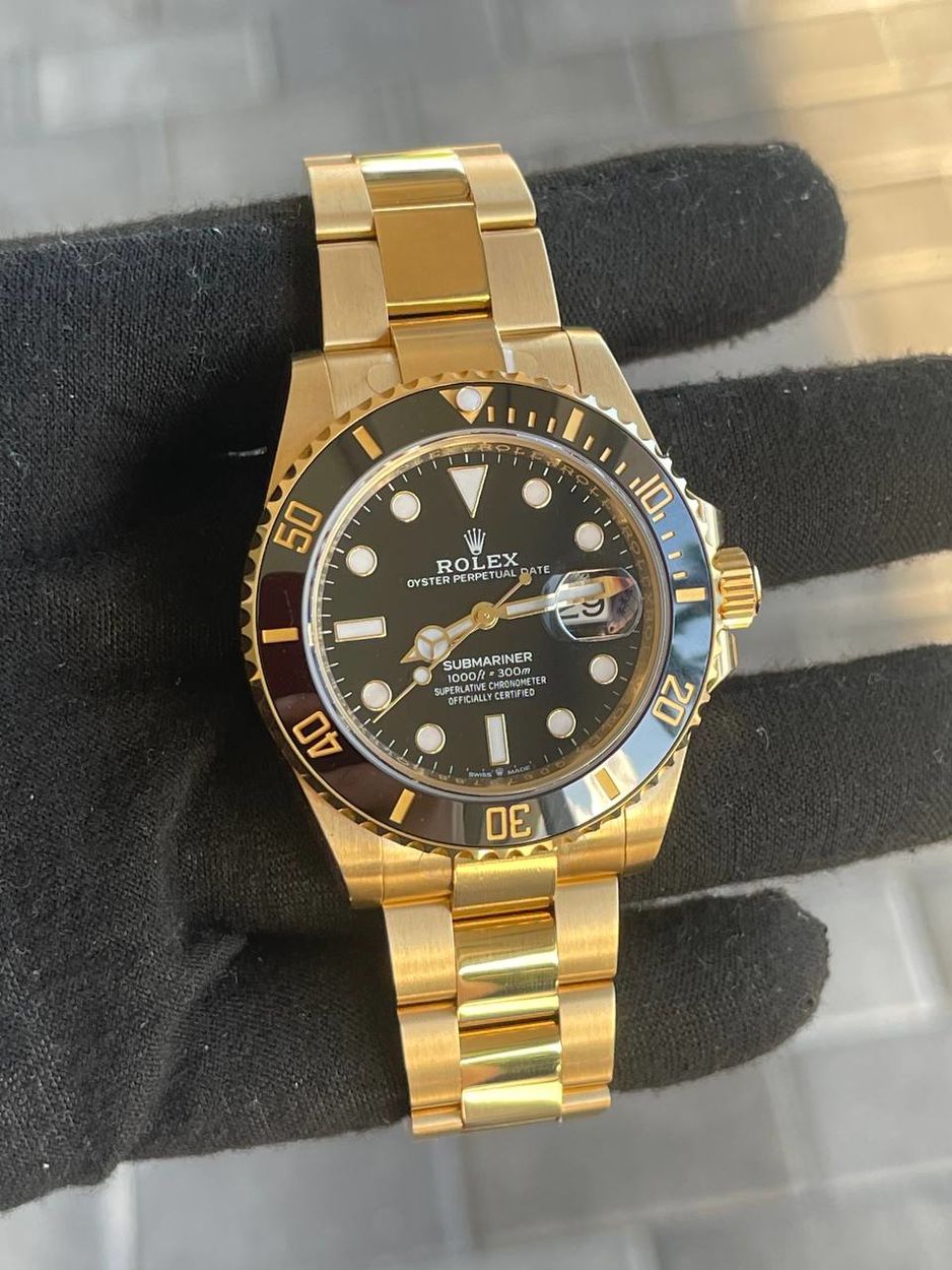 Rolex Submariner 126618LN, Oyster, 18K Yellow Gold, Black Dial 41 mm