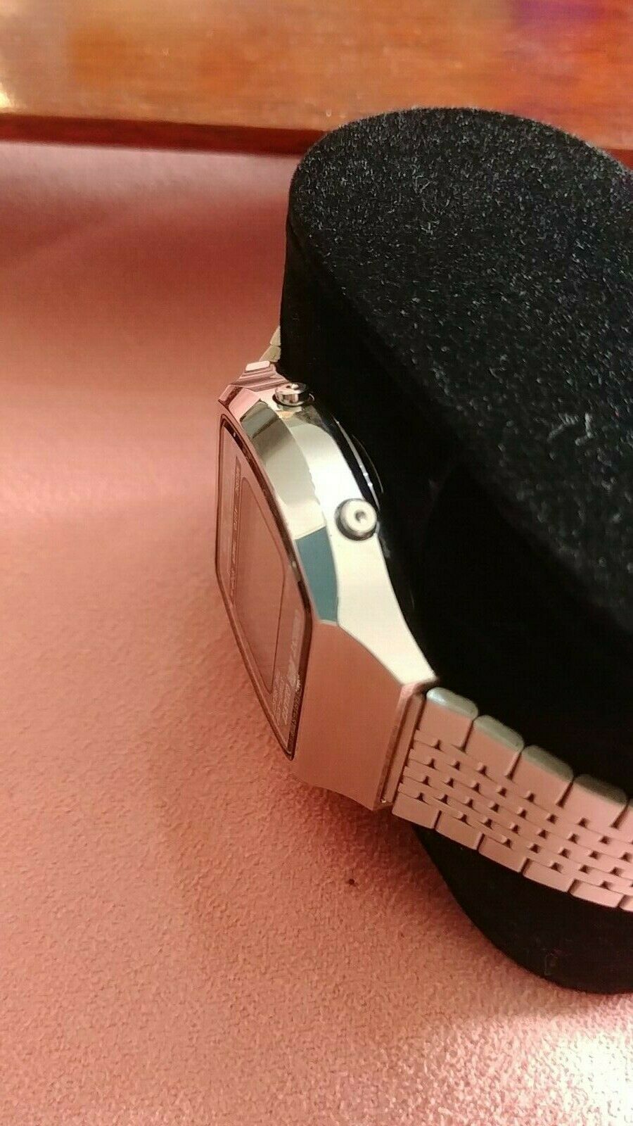 Orient lcd music alarm melody watch mirror dial. 700101-40 LP