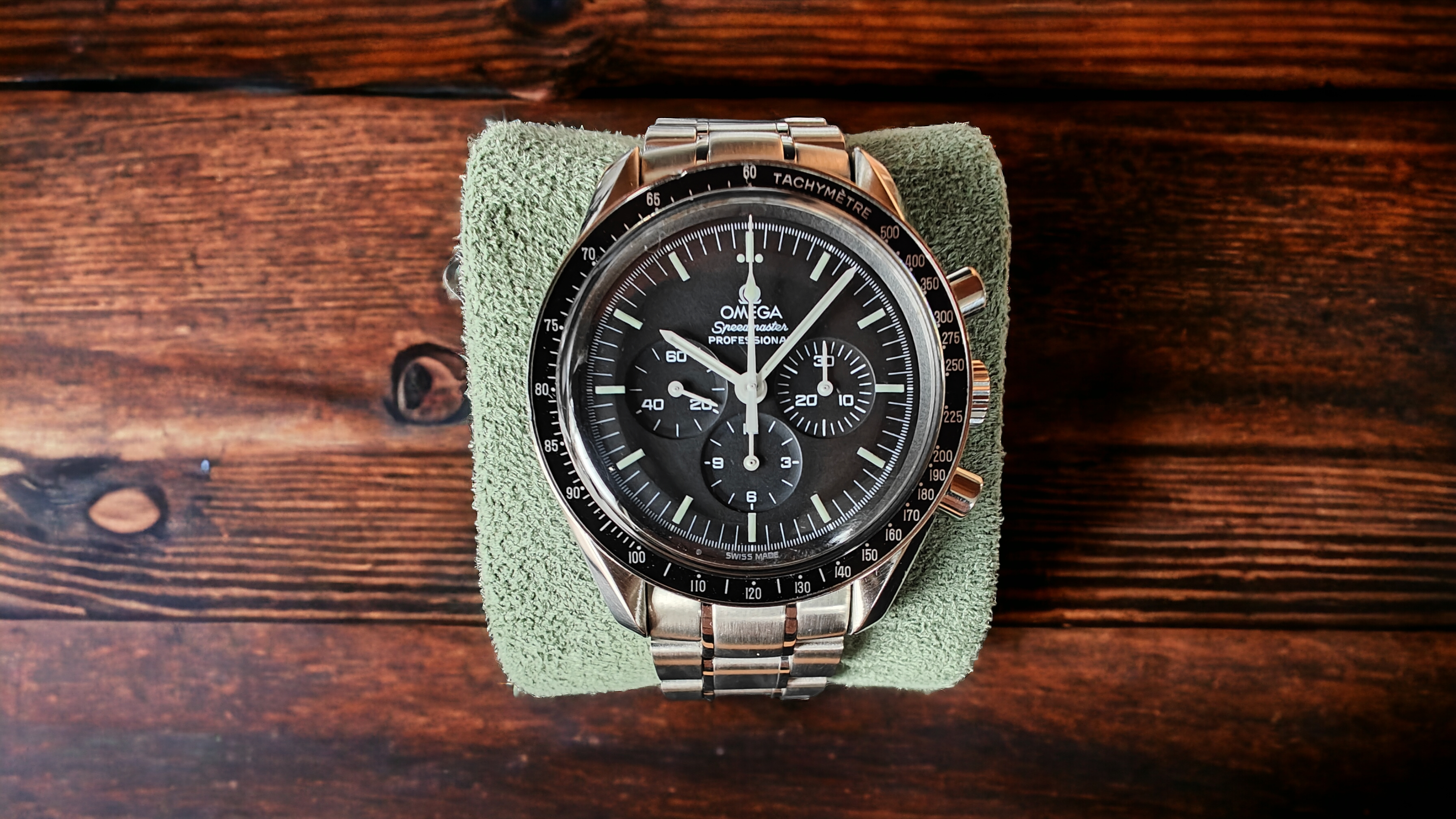 Omega Speedmaster 3570.50 from 1998 42mm Moonwatch WatchCharts