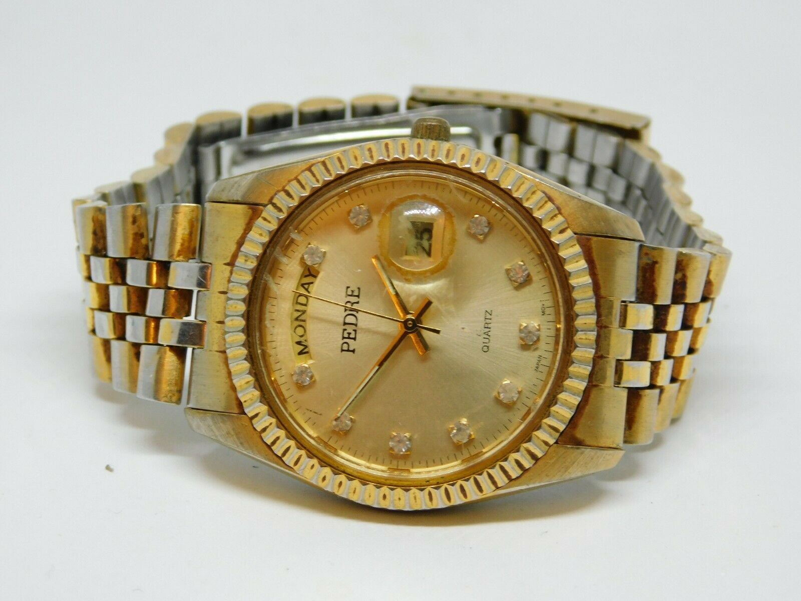 Pedre quartz hot sale gold watch