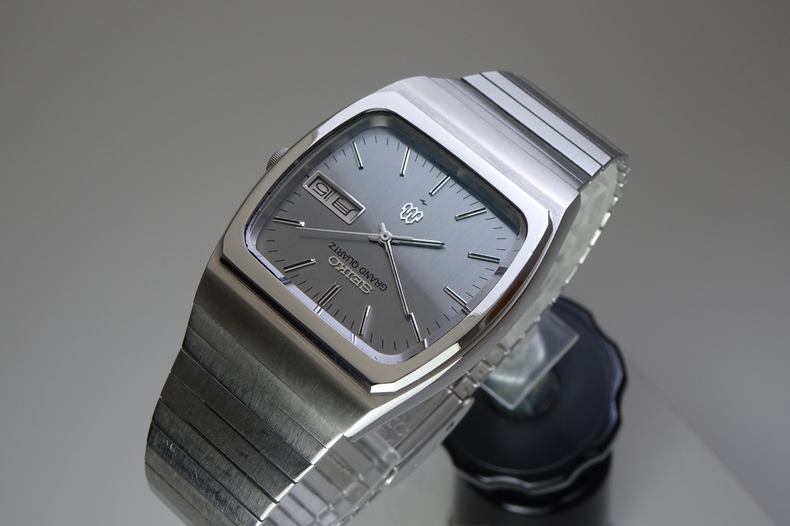 Seiko Grand Quartz 9256-5000 Price as of December 2025 | WatchCharts