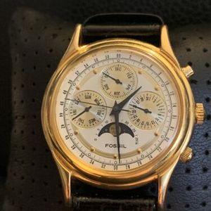 RARE Vintage 1995 Fossil Triple Date Moon Phase Unisex Watch  display picture 3