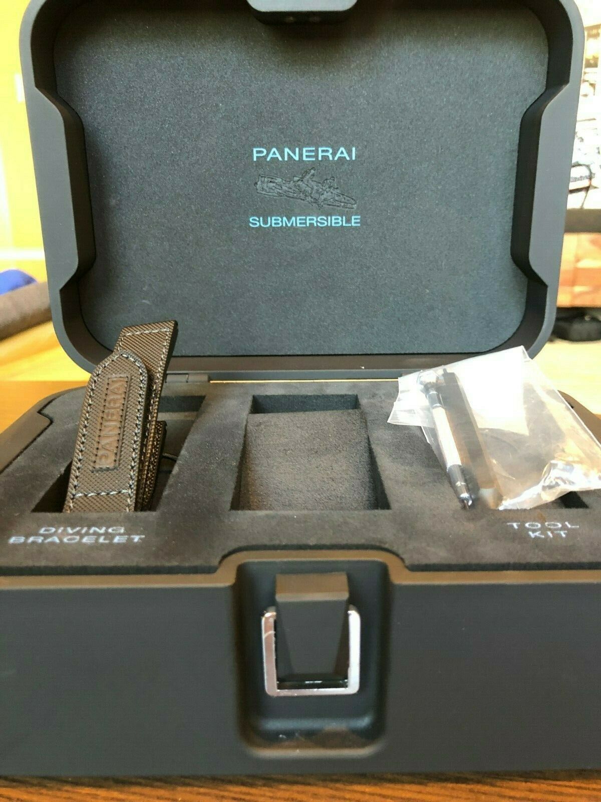 Panerai best sale submersible box