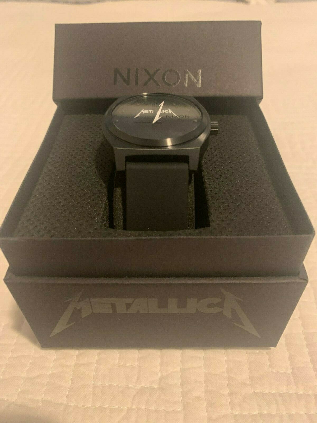 Nixon time hot sale teller metallica