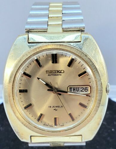 halvkugle Hellere Fantasi Seiko 7006-7090 Automatic 19j Wristwatch With Day/Date - Runs - VT0 |  WatchCharts