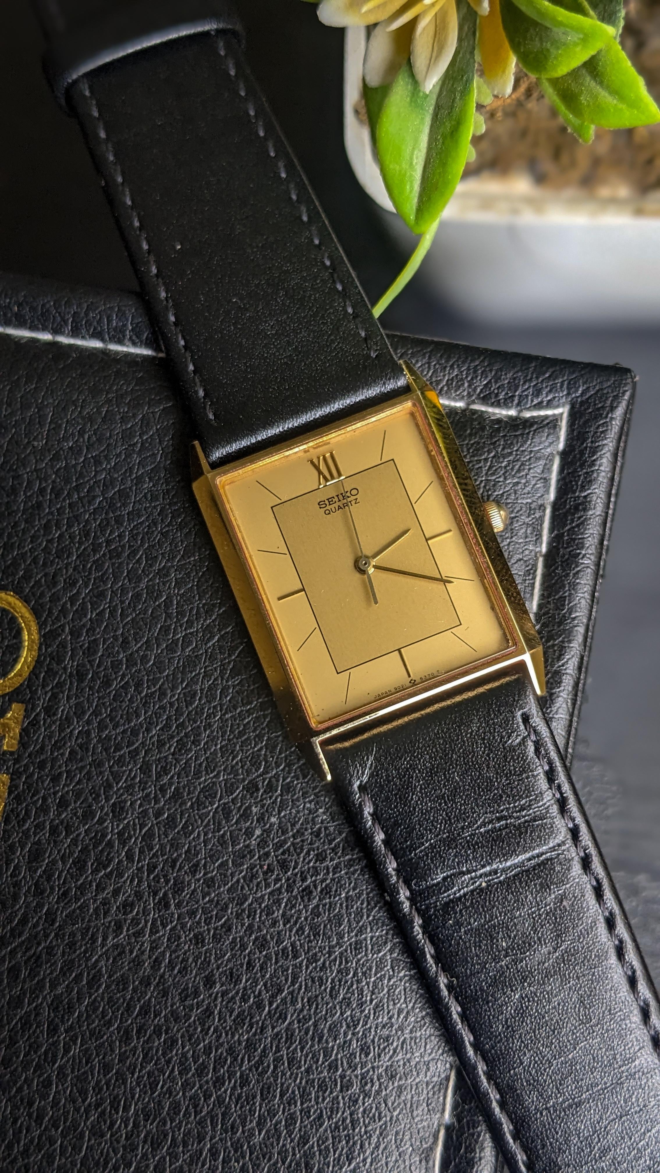 wts] 1986s Vintage Seiko Ceramic Case Nickel Alloy 9021-5290 Gold