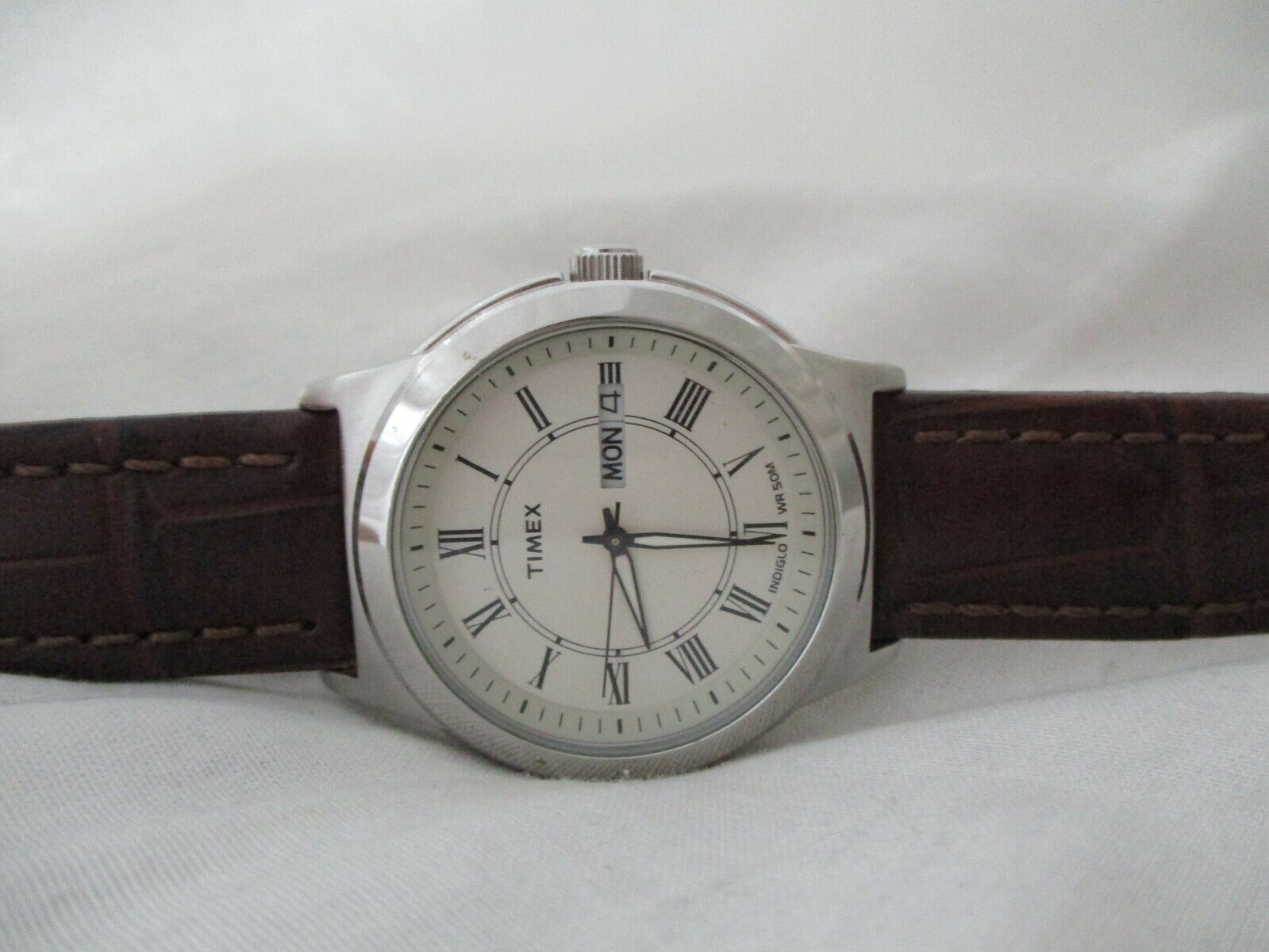 Timex Indiglo Watch Silver Tone Day Date Indicator Roman Numerals