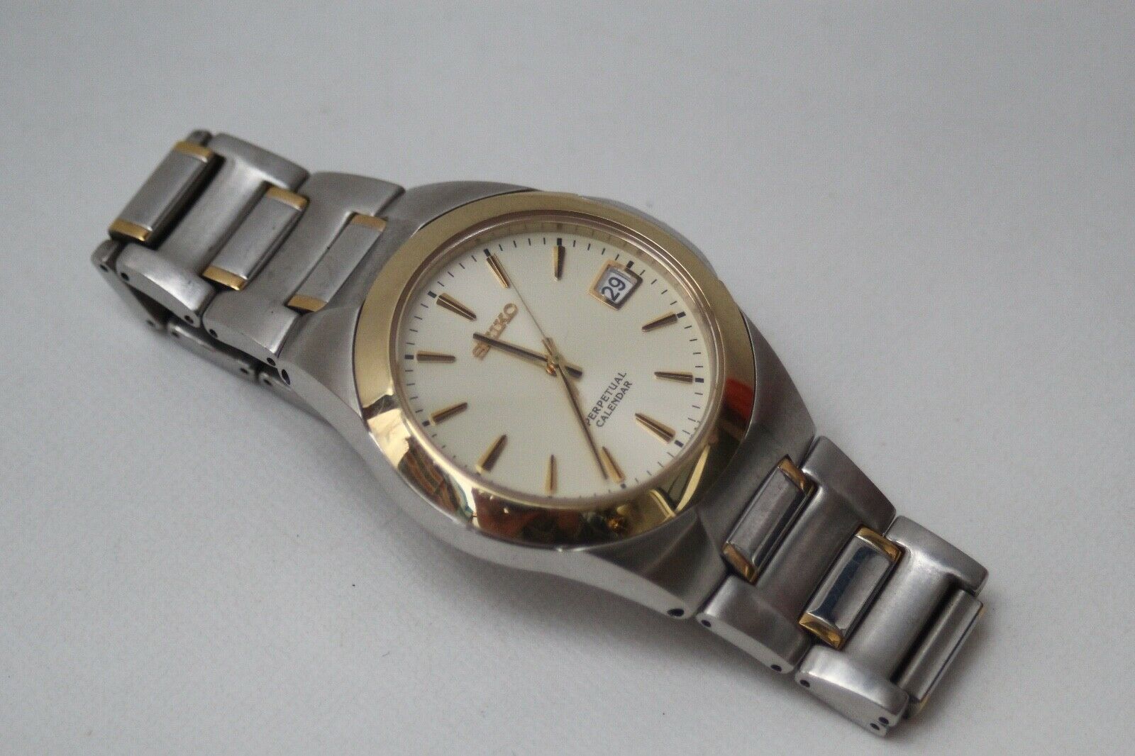 SEIKO 8F32-0130 PERPETUAL CALENDAR WRIST HAND WATCH JAPAN