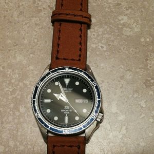 Seiko 8229-6020 Quartz Silverwave SQ Sports 100 Vintage Diving