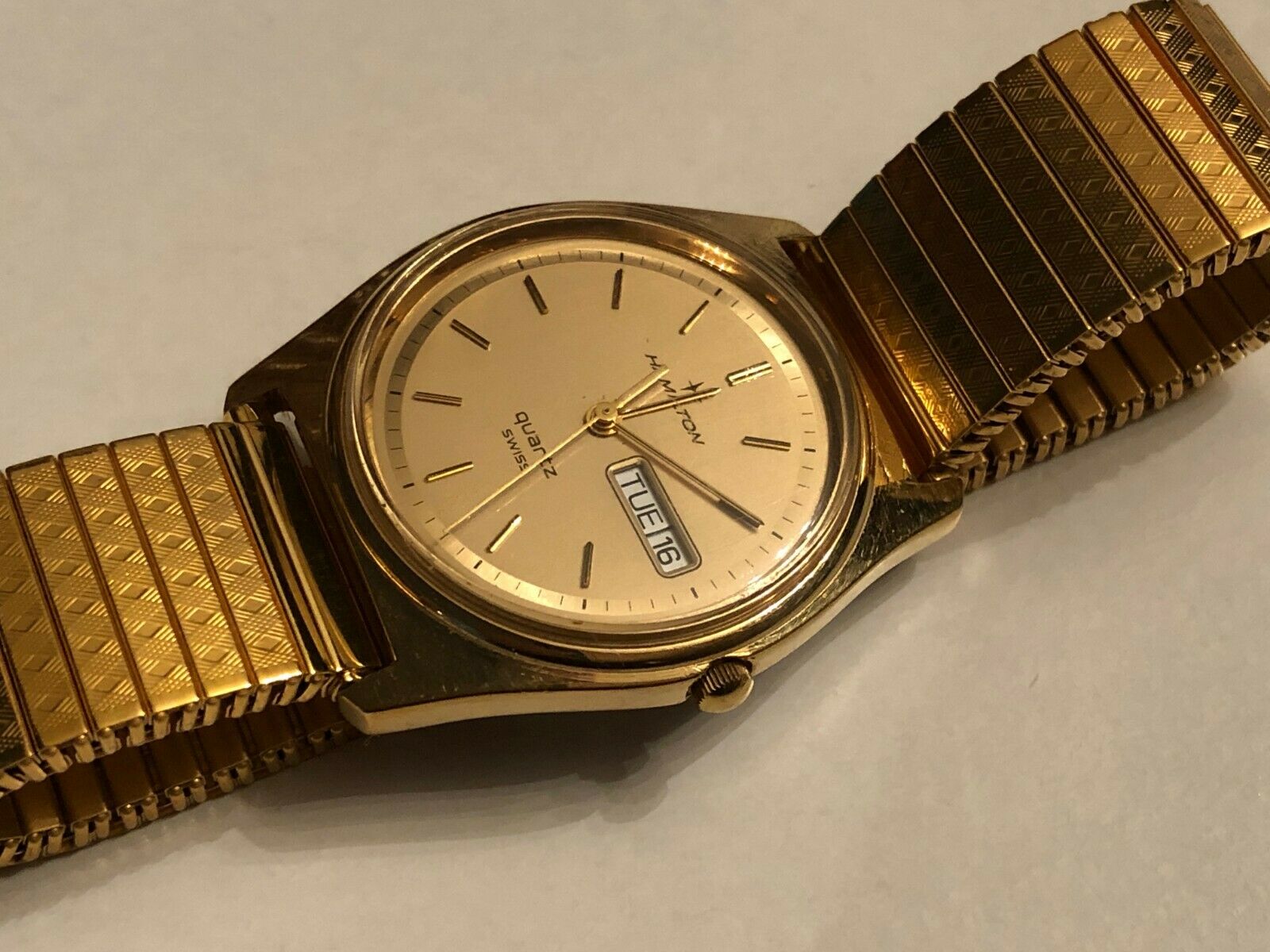 VINTAGE HAMILTON 9956 QUARTZ MEN