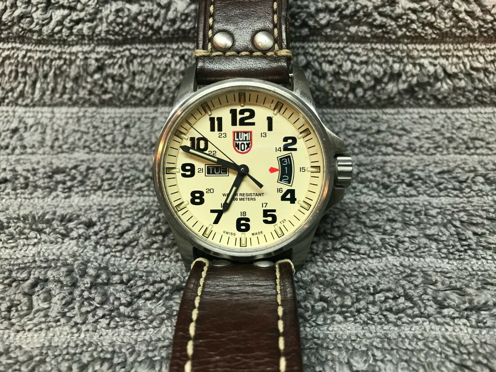 Luminox 1820 Series Day Date 200 Meter Swiss Field Watch