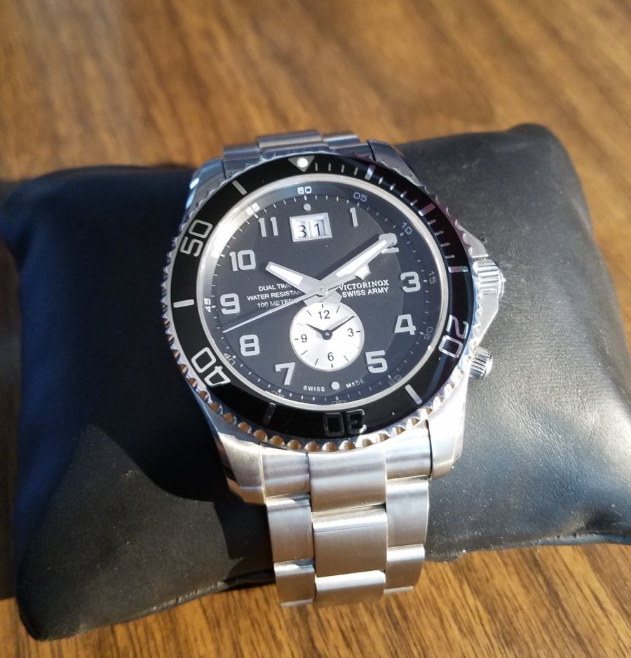victorinox maverick gs dual time