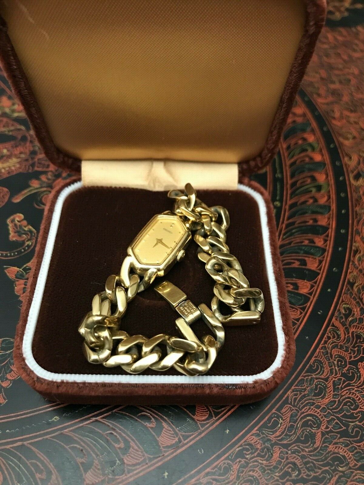 Seiko 2E20-5360 Ladies Quartz Watch Japan | WatchCharts Marketplace