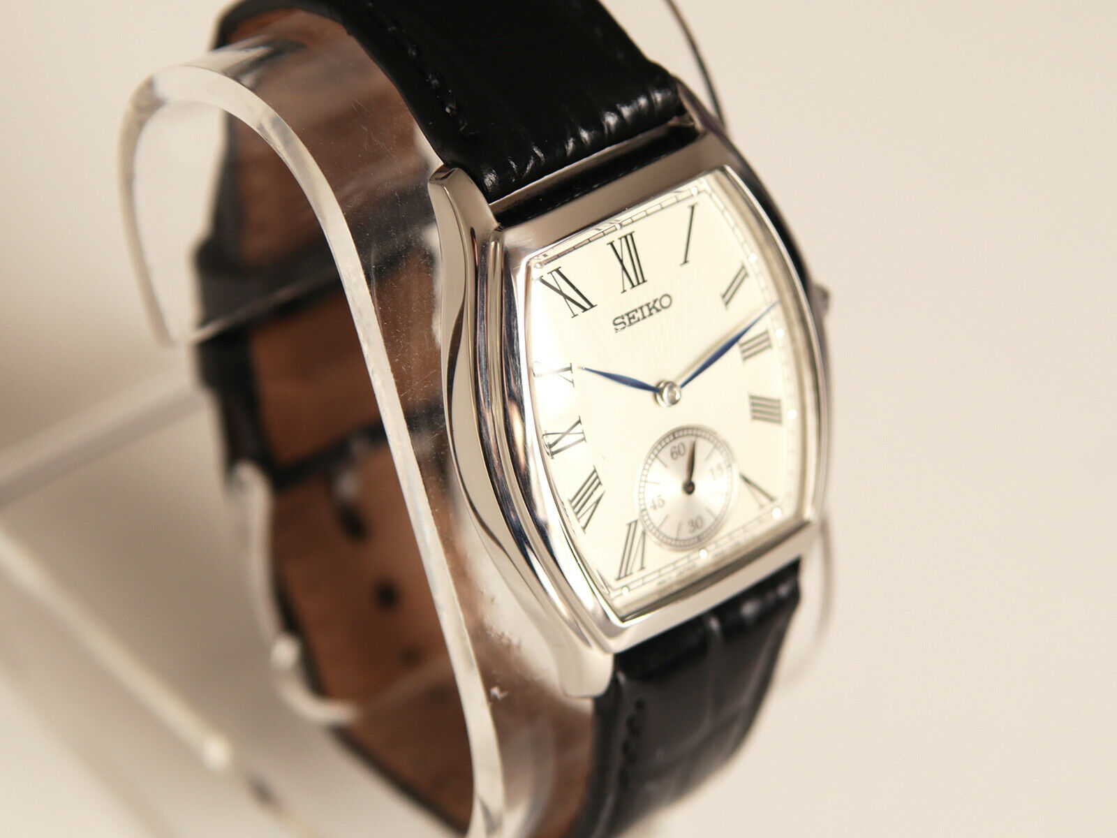 Seiko 6G28-00A0 Men's Luxury Style Quartz Watch SRK007