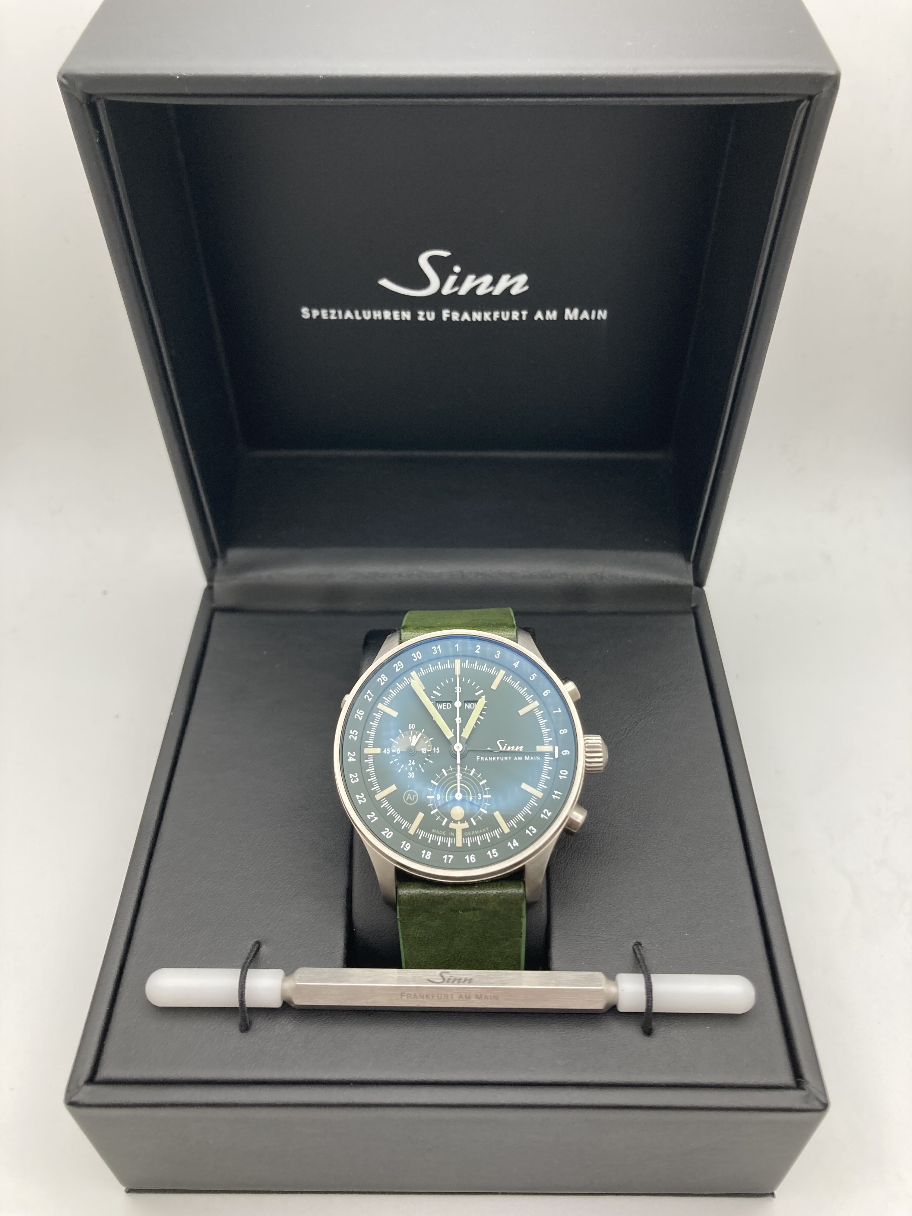 Sinn hunting watch discount 3006