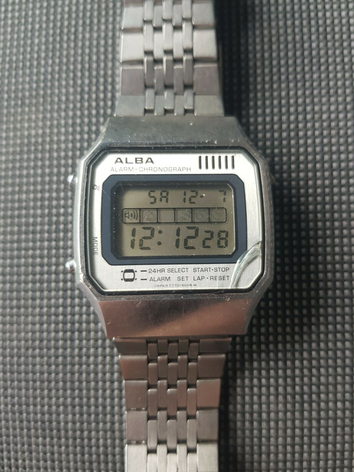 Vintage Seiko Alba Alarm Chrono Y770-5010 Japan Digital Watch