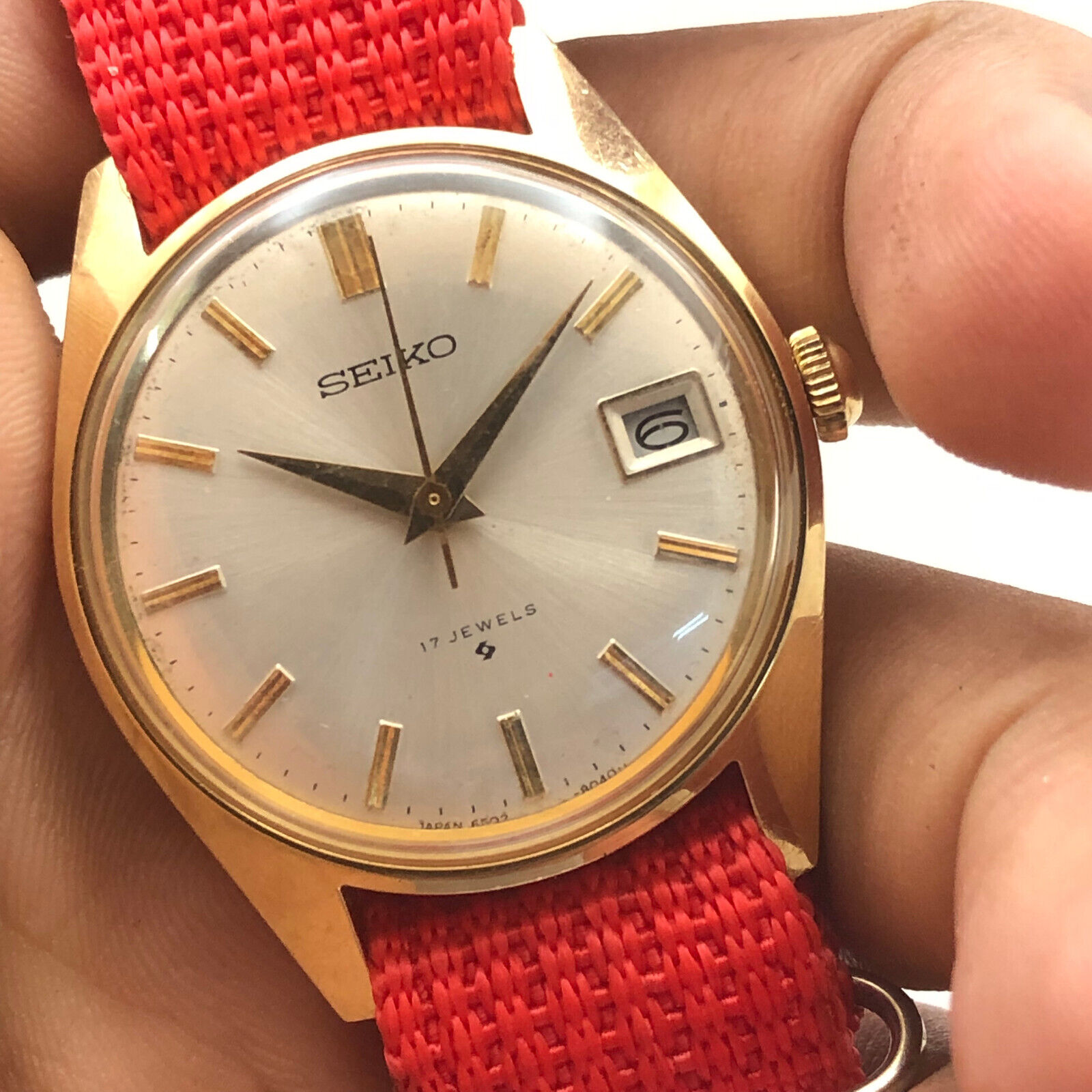 Vintage SEIKO 6602-8020 Winding 17 Jewels Silver Dial Mens Wrist 