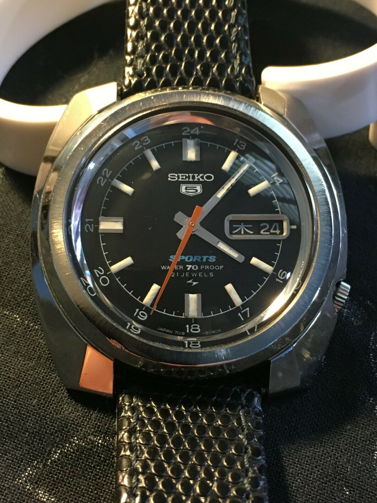 東京都内の店舗 美濃人様 SEIKO SPORTS セイコースポーツ 7019-8020 - 時計