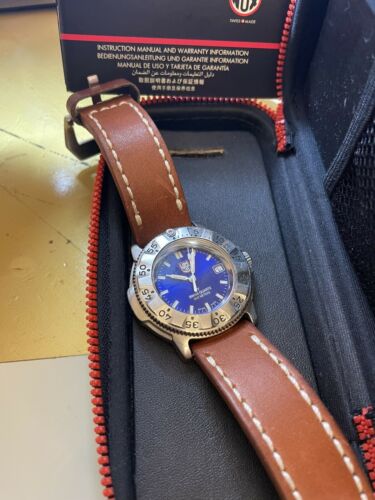 Luminox Wrist Watch Model 3200 Make 3202 Silver Black Blue Dial