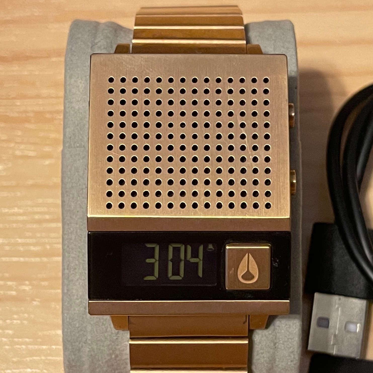 Nixon talking outlet watch