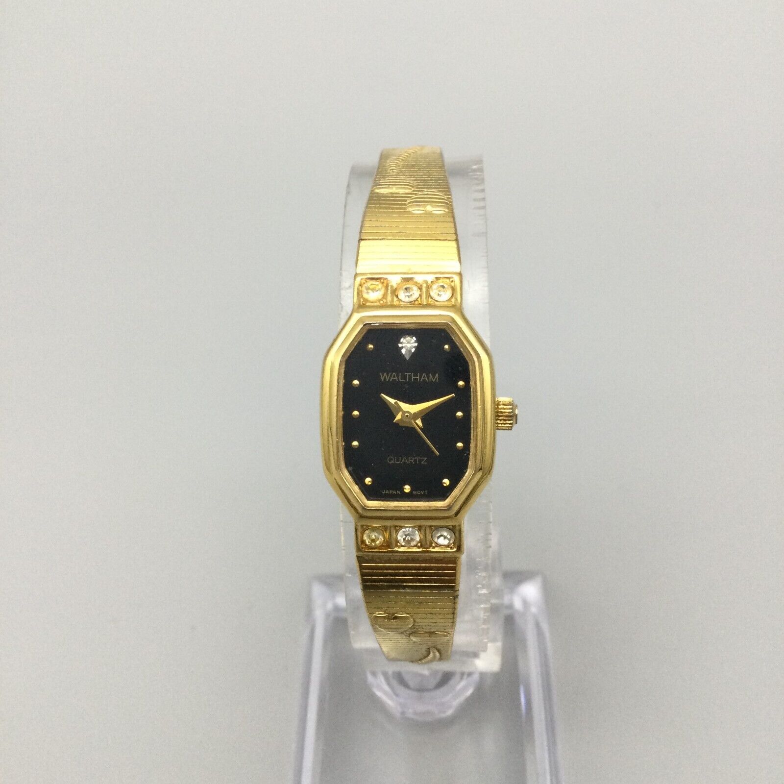 Vintage Waltham Black Dial Gold Bezel With Rivets Date Display New Battery‎ Vintage Waltham Watch Women Gold Tone Black Dial Heart Band  main image 4