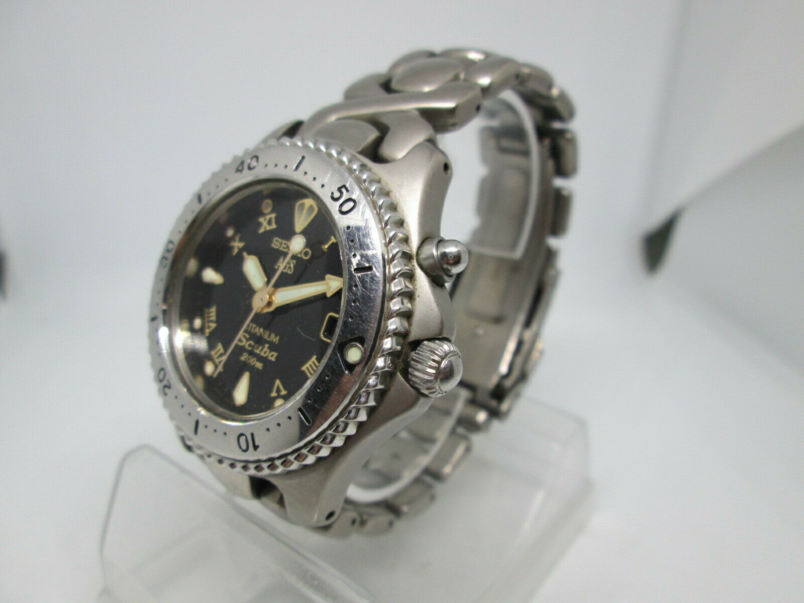 SEIKO AGS SCUBA 200M DATE 3M22-0B10 TITANIUM QUARTZ MENS DIVER