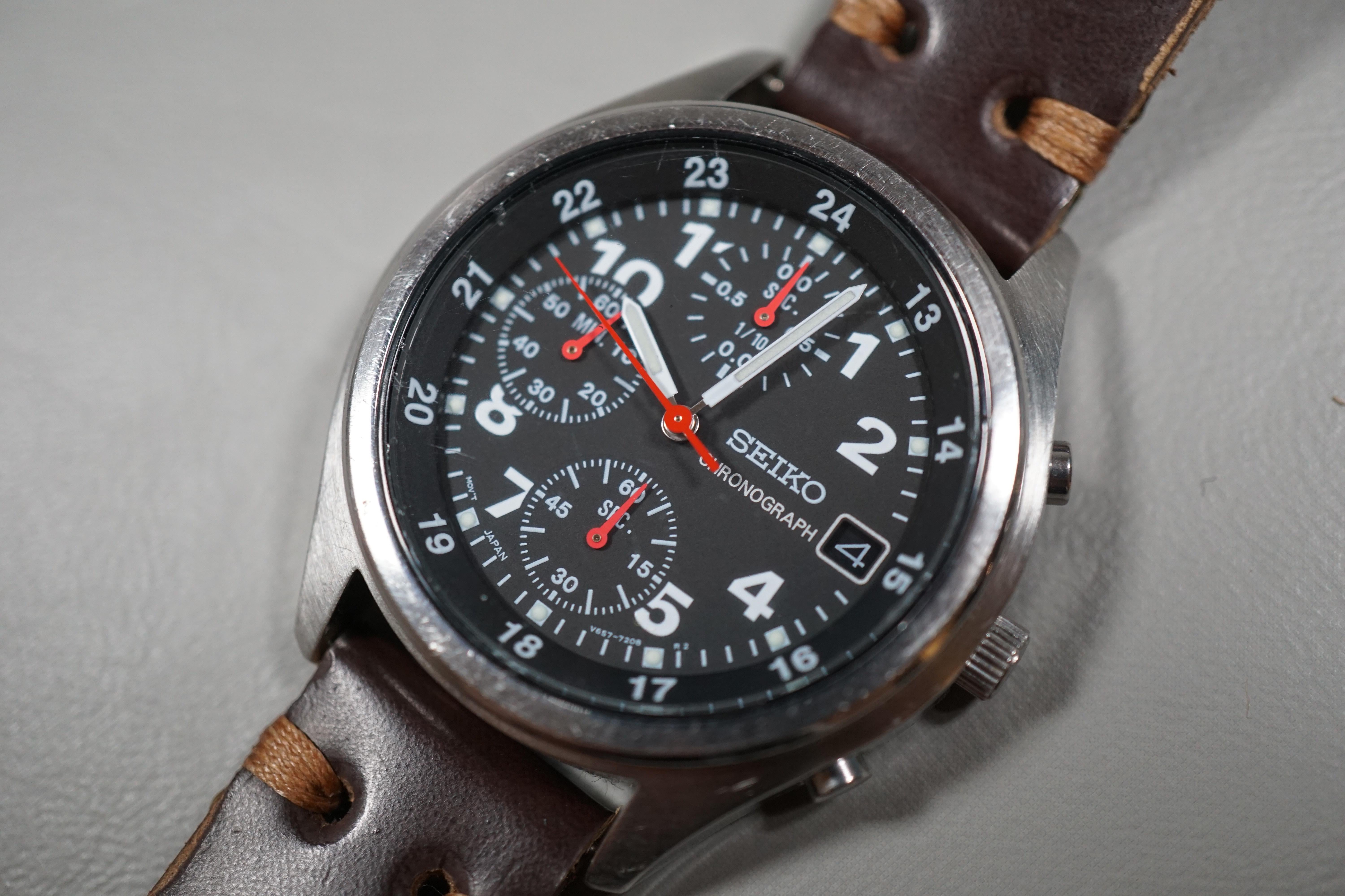 SEIKO QUARTZ CHRONOGRAPH V657-7110| ヤマダウェブコム