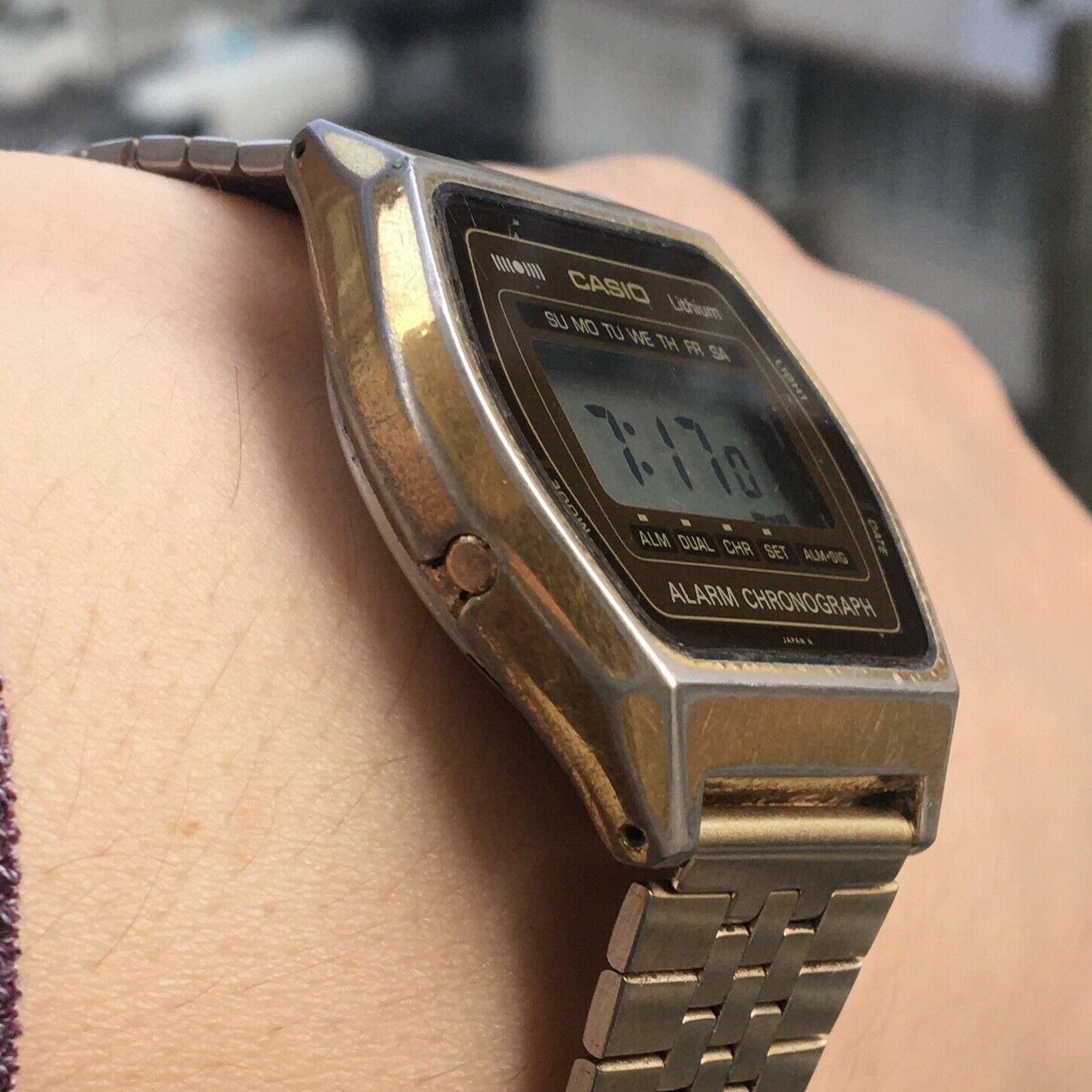 VINTAGE CASIO 160 A657 GOLD PLATED ALARM CHRONOGRAPH LCD WATCH