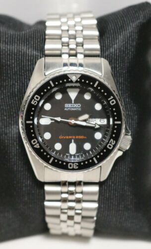 seiko skx013k2 black dial automatic divers midsize watch