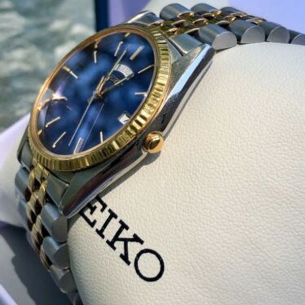 Mens Seiko Quartz DayDate 7N438111 Blue Dial Datejust in box