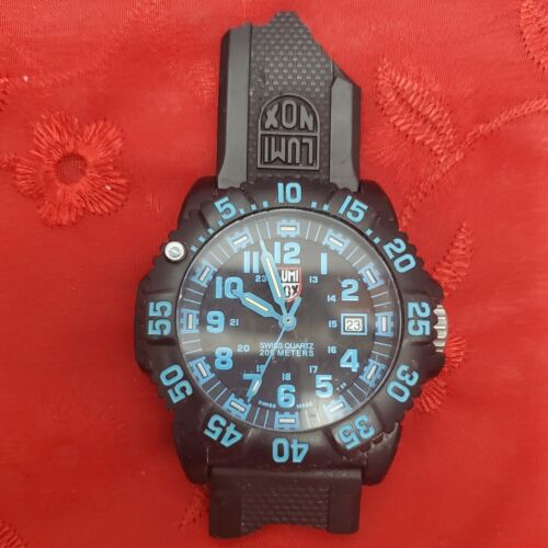 Luminox swiss best sale quartz 200 meters