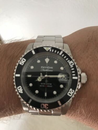invicta fifty five fathoms