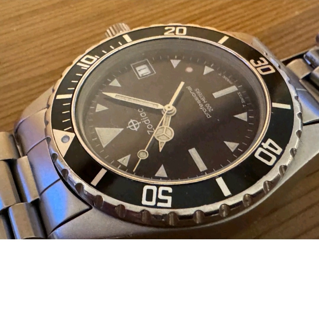 Zodiac Red Dot Quartz Diver 206.21.05 Price as of May 2026