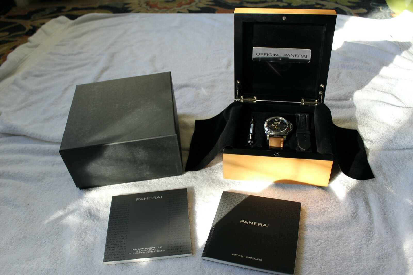 Panerai PAM 422 Luminor Marina 1950 3 Days Manual Wind Wrist Watch