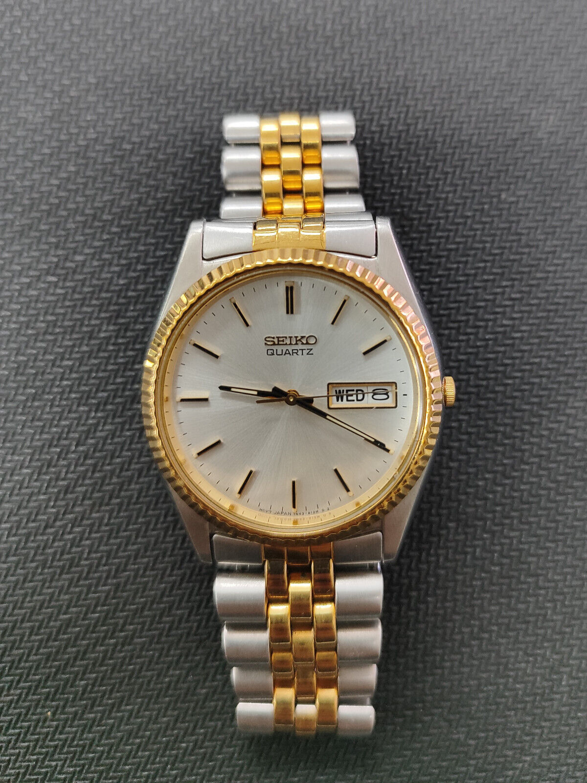 Seiko 721024 Quartz Analog Men's Watch Z1596-I | WatchCharts