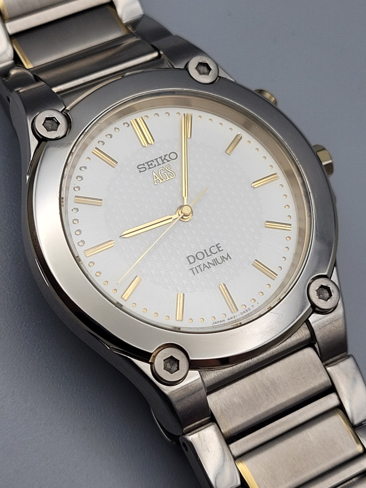 SEIKO DOLCE AGS KINETIC TITANIUM ALLOY 1990 GERALD GENTA STYLE 