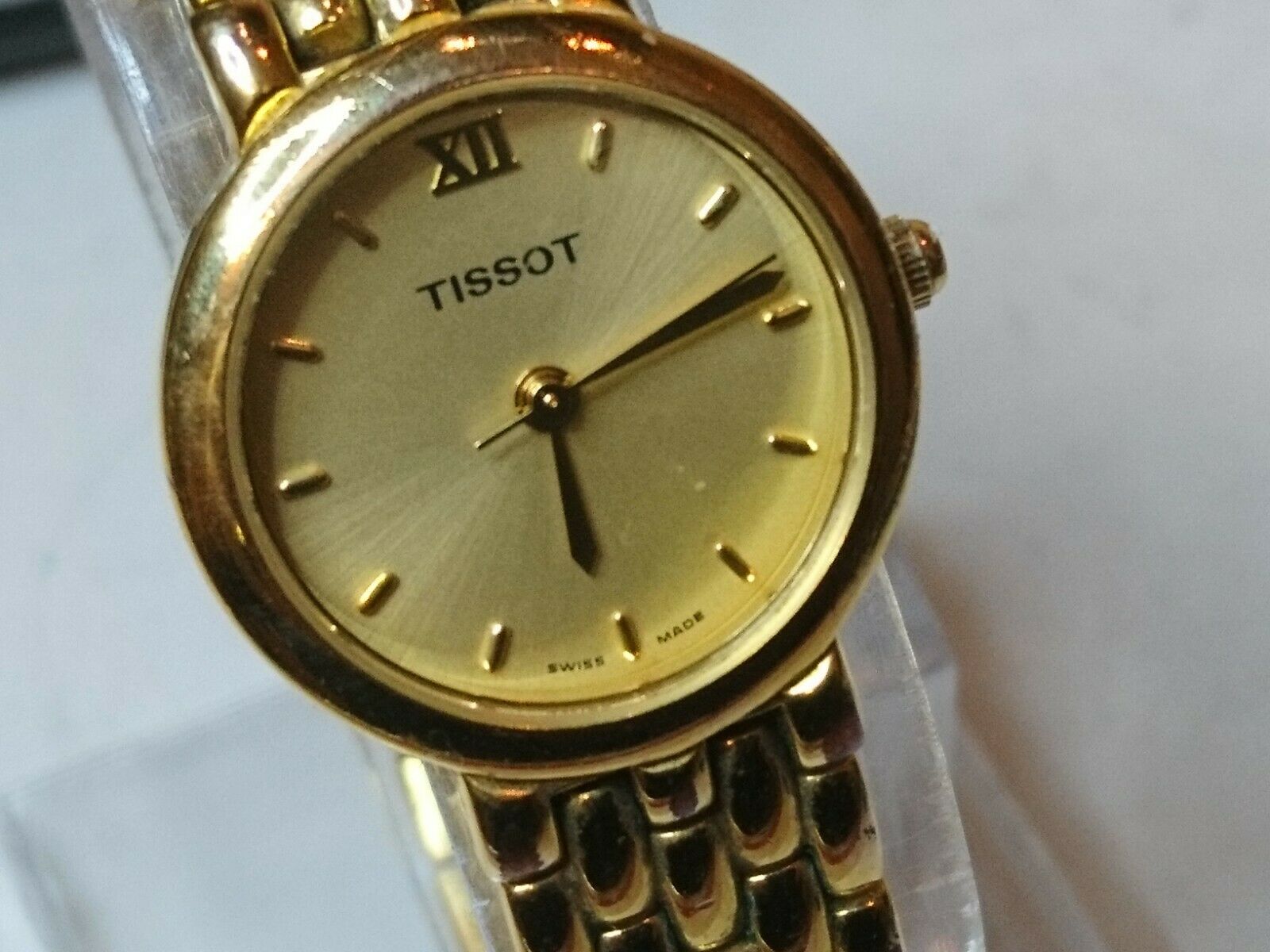 GENUINE LADIES TISSOT GOLD PLATED QUARTZ WATCH 329.S825 IN FULL