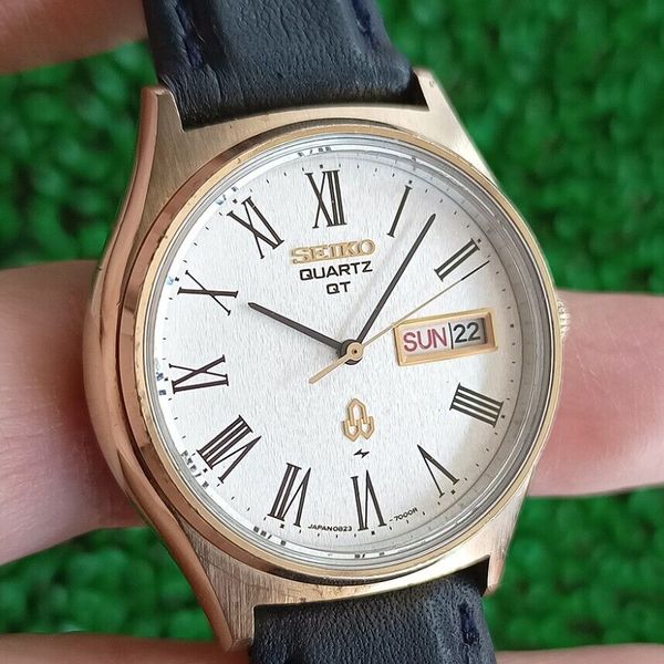 RARE VINTAGE SEIKO QUARTZ QT 0823-7000-G ROMAN DIAL JDM GOLD TONE