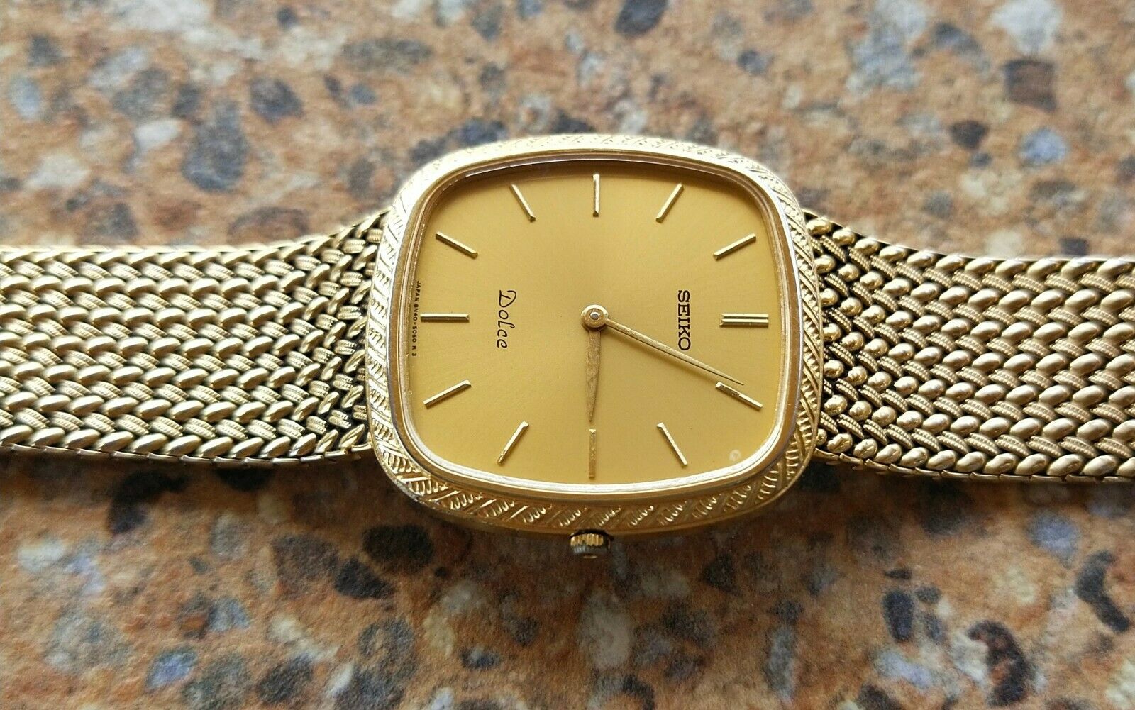 Seiko Dolce 8N40-5040 Stainless Steel Metal Quartz Mens Watch 