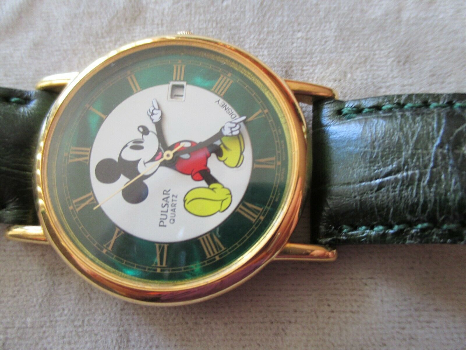 Pulsar mickey outlet mouse watch