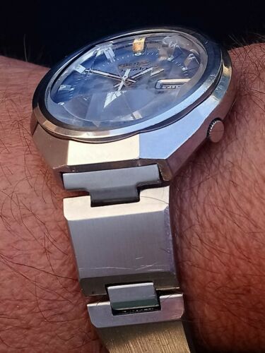 RARE VINTAGE 1970s BLUE FACETED SEIKO ADVAN 6106 - 7670