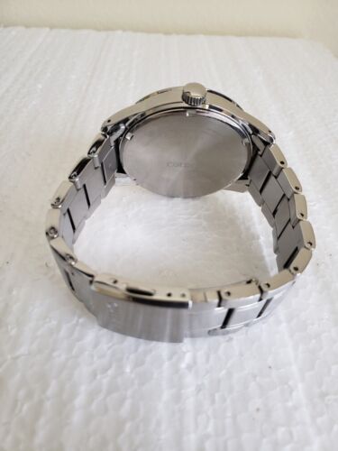 Seiko Solar Wristwatch V158-0AS0 - w/New Sapphire Crystal