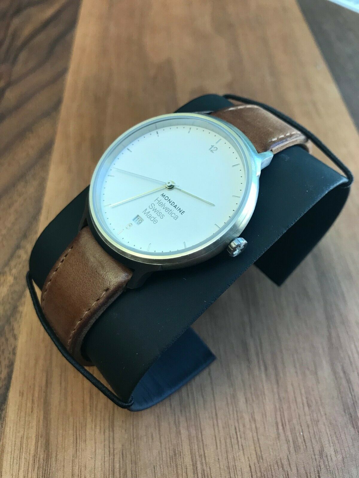 Mondaine Helvetica No1 Light - Leather Swiss Mens Watch Quartz