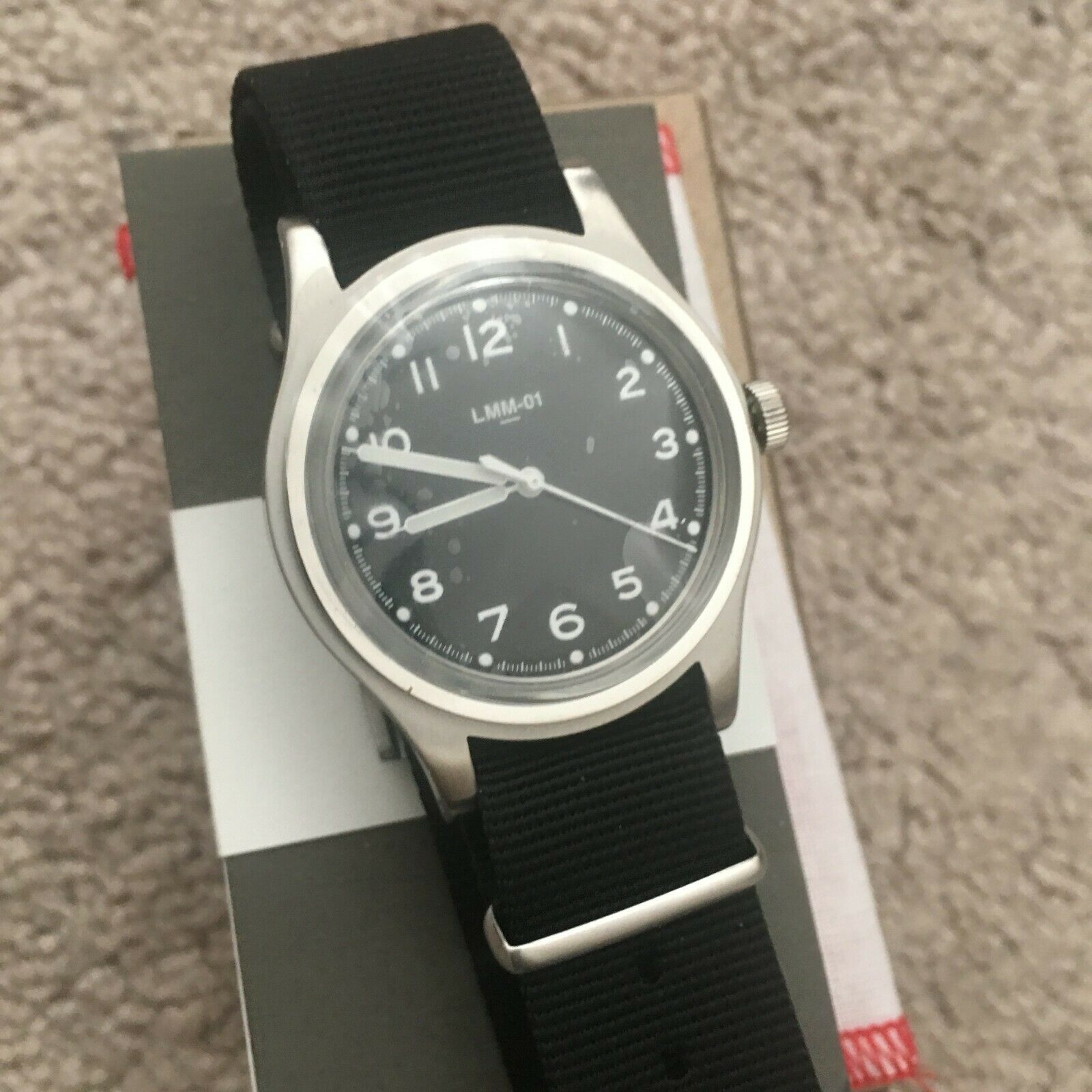 LA MONTRE MERCI LMM 01 Field 38mm Watch Quartz Nato Project