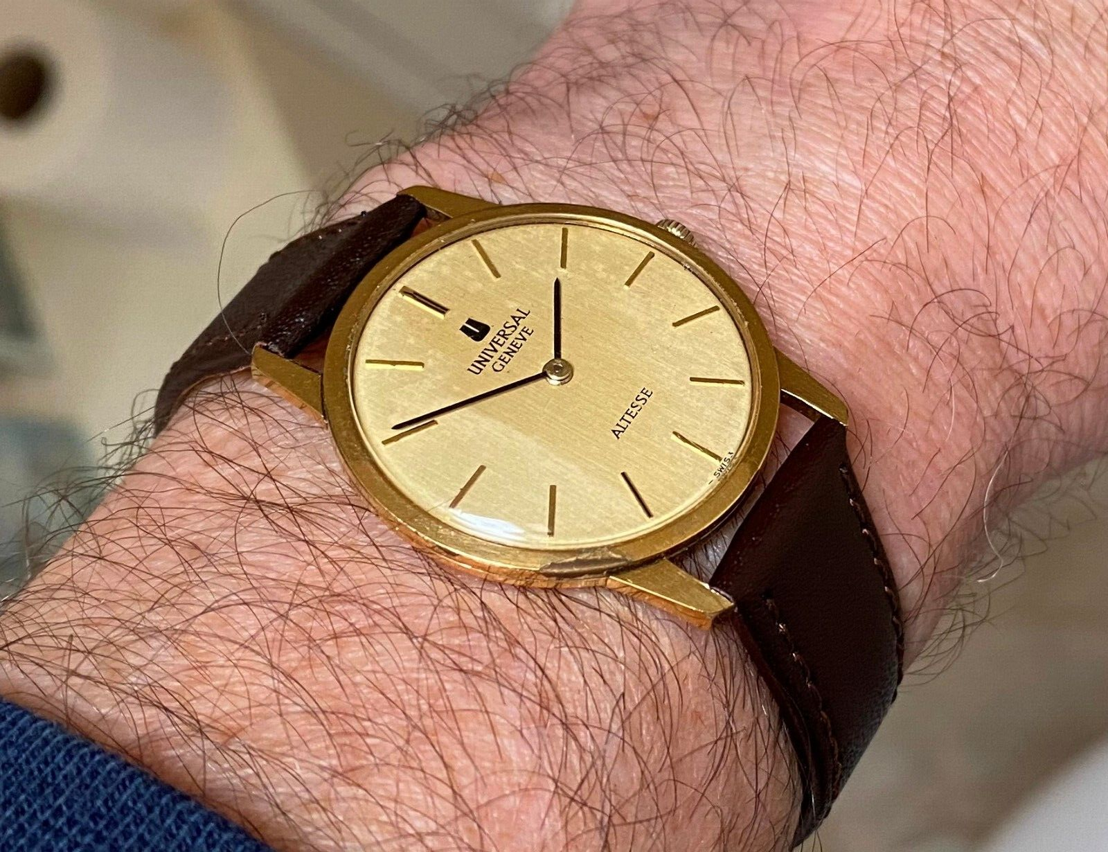 UNIVERSAL GENEVE VINTAGE ULTRA-THIN DRESS WATCH REF. 542101