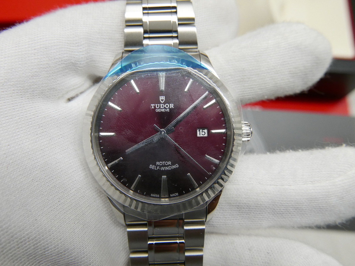 Tudor top style burgundy