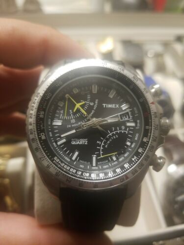timex quartz aviator